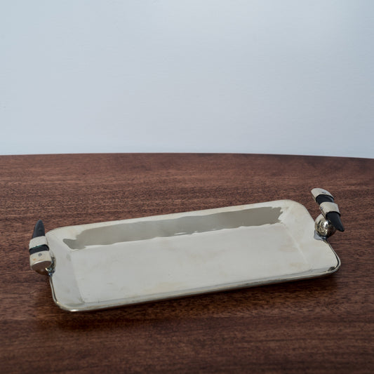 Bandeja rectangular de alpaca y asta