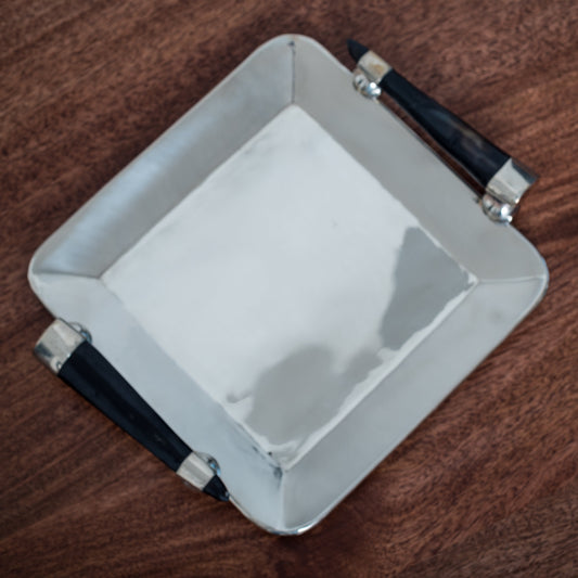 Bandeja cuadrada de alpaca y asta