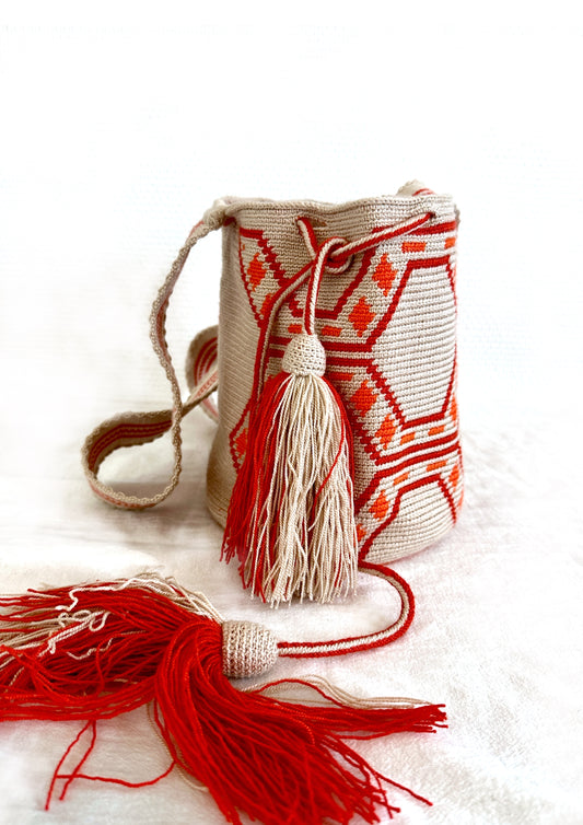 BOLSO WAYUU BEIGE CON NARANJA Y ROJO