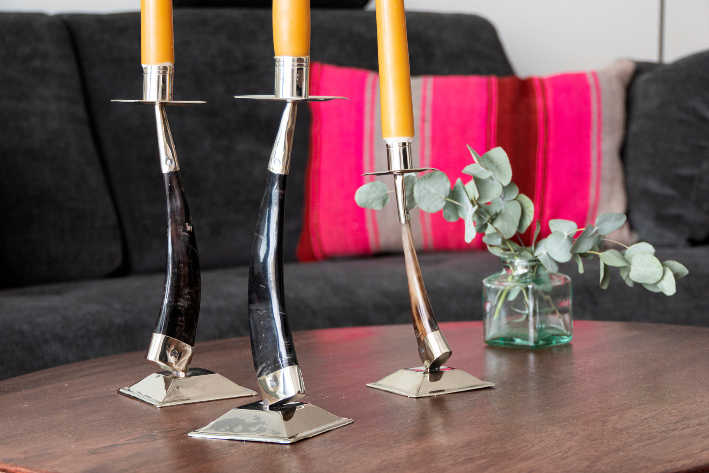 Par de candelabros con cuernos de chivo y alpaca 20 cm